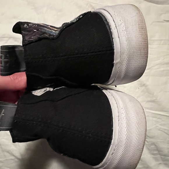 Tiny Tina’s Wonderlands Akedo Shoes - Picture 5 of 5